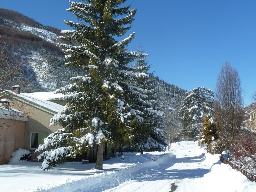 Gite Des Monges Sisteron Exterior photo